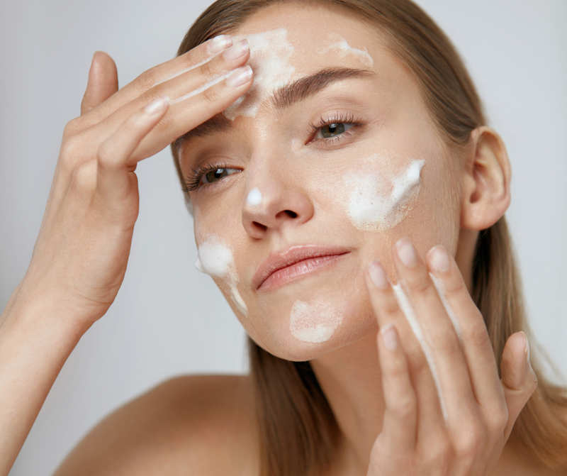 Limpiador facial: cómo elegir el mejor para tu tipo de piel